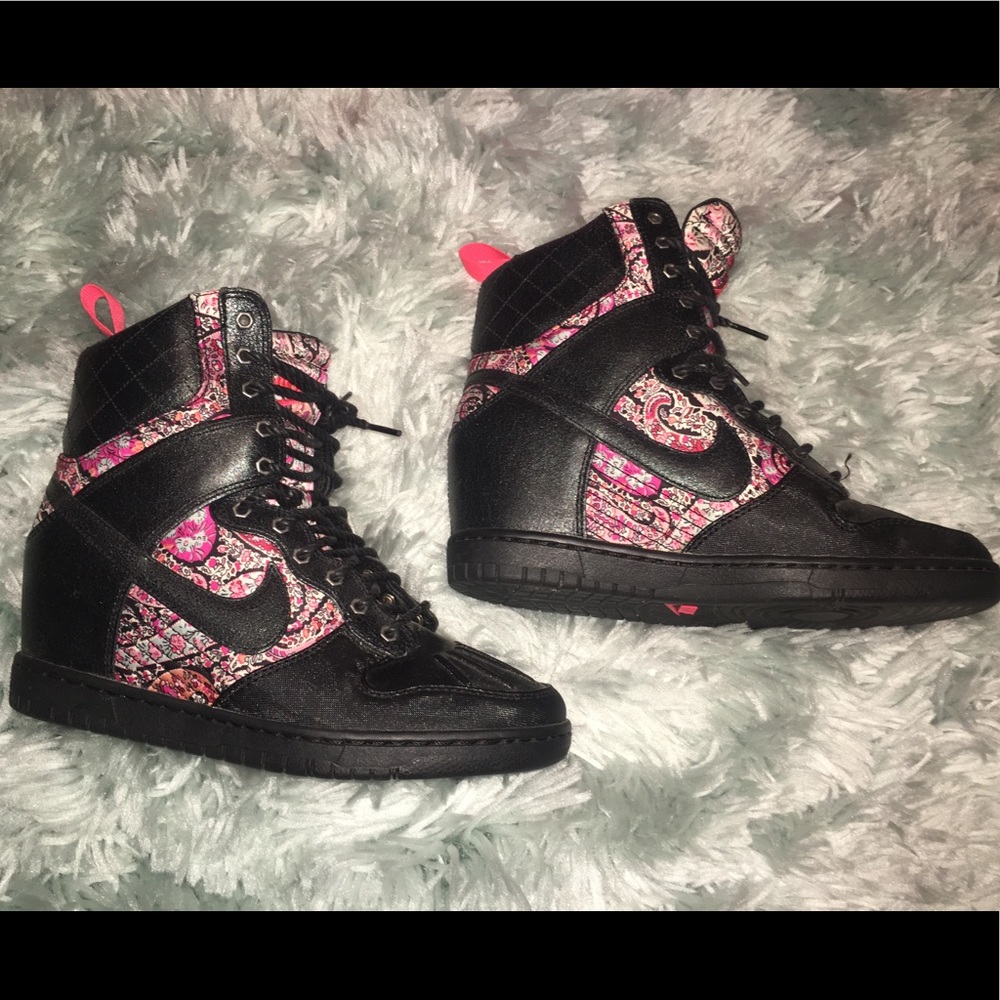 Sneaker wedge boots